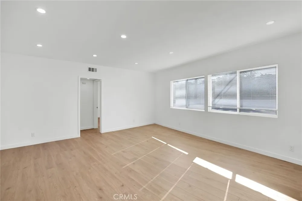 13018 Valleyheart Drive #11 Studio City, CA 91604