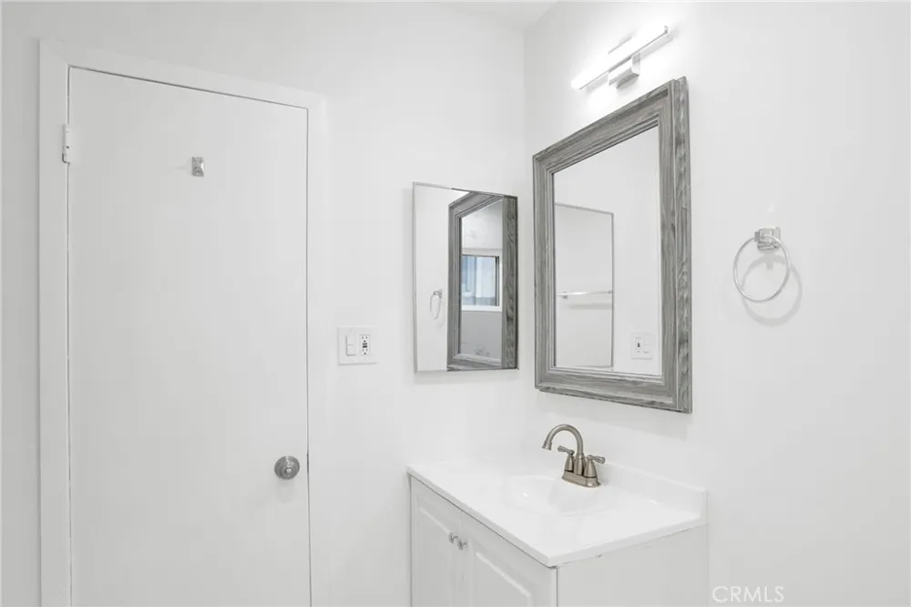 13018 Valleyheart Drive #11 Studio City, CA 91604
