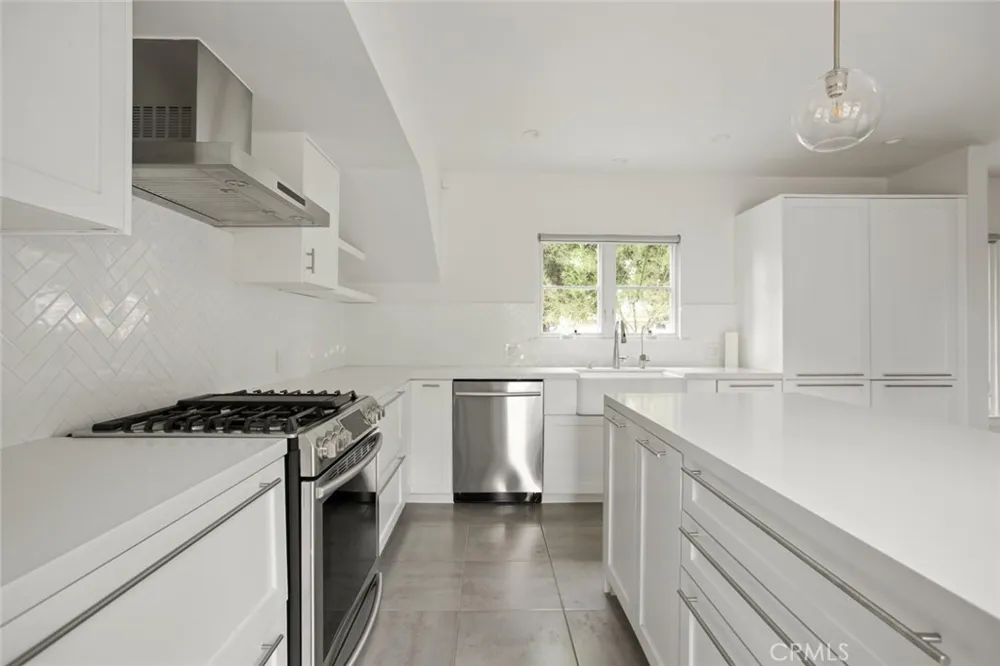 10215 Eldora Avenue Sunland, CA 91040