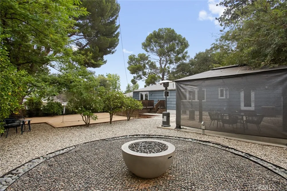 10215 Eldora Avenue Sunland, CA 91040