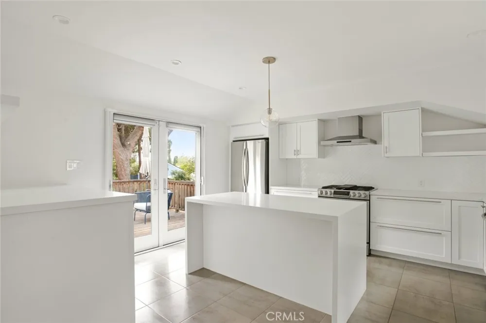 10215 Eldora Avenue Sunland, CA 91040
