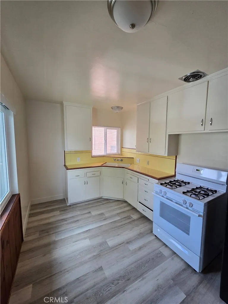 502 Cypress Avenue Burbank, CA 91502