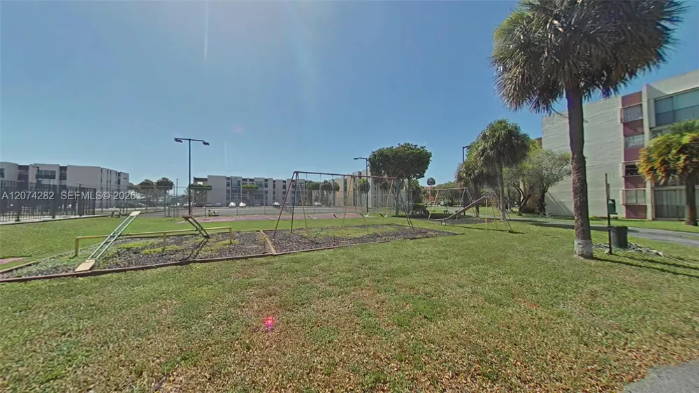 9431 SW 4th St #204-7 Miami, FL 33174