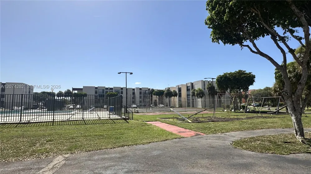 9431 SW 4th St #204-7 Miami, FL 33174