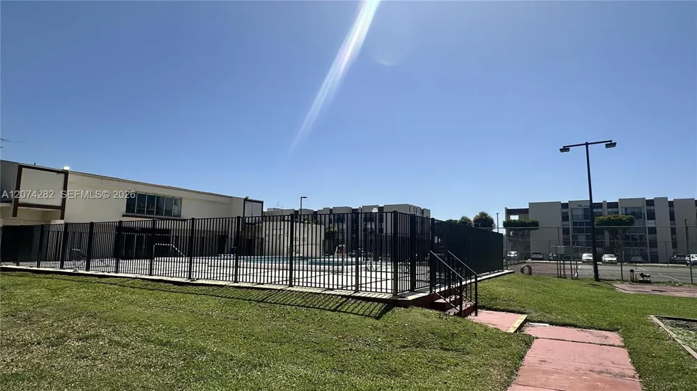 9431 SW 4th St #204-7 Miami, FL 33174