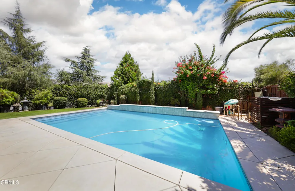 5902 Grizzly Peak Drive Bakersfield, CA 93311