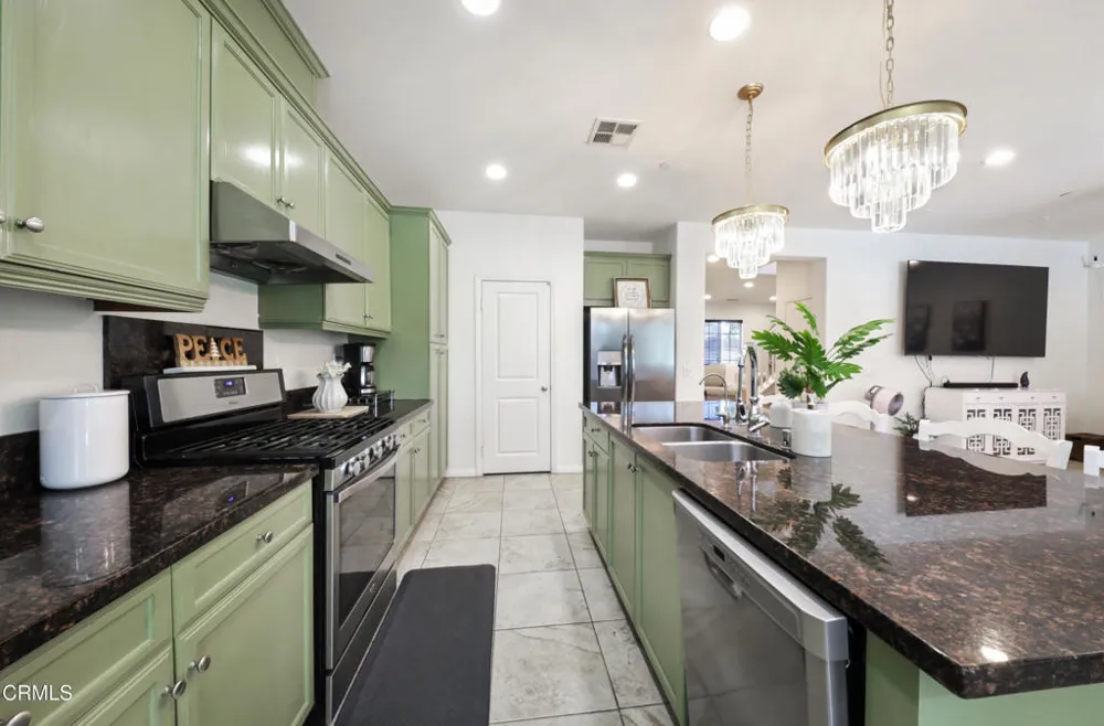 5902 Grizzly Peak Drive Bakersfield, CA 93311
