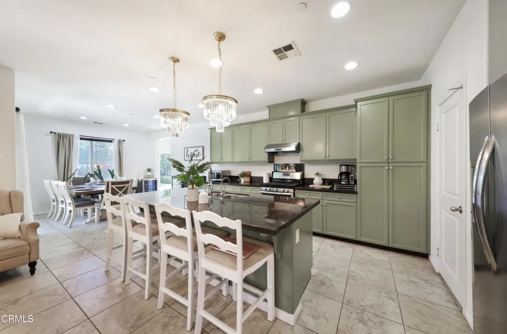 5902 Grizzly Peak Drive Bakersfield, CA 93311