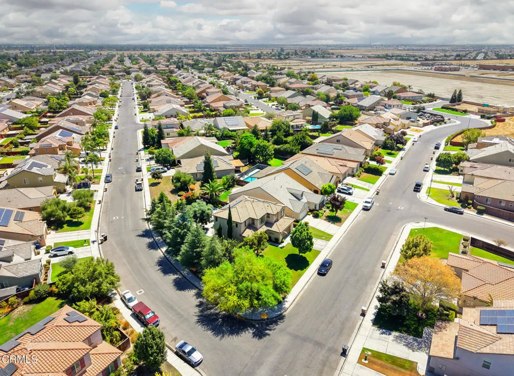 5902 Grizzly Peak Drive Bakersfield, CA 93311
