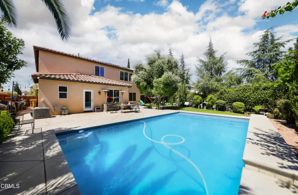 5902 Grizzly Peak Drive Bakersfield, CA 93311