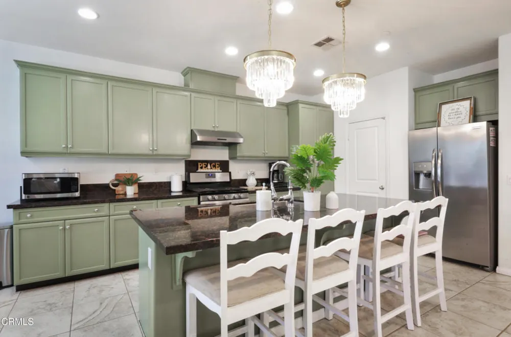 5902 Grizzly Peak Drive Bakersfield, CA 93311