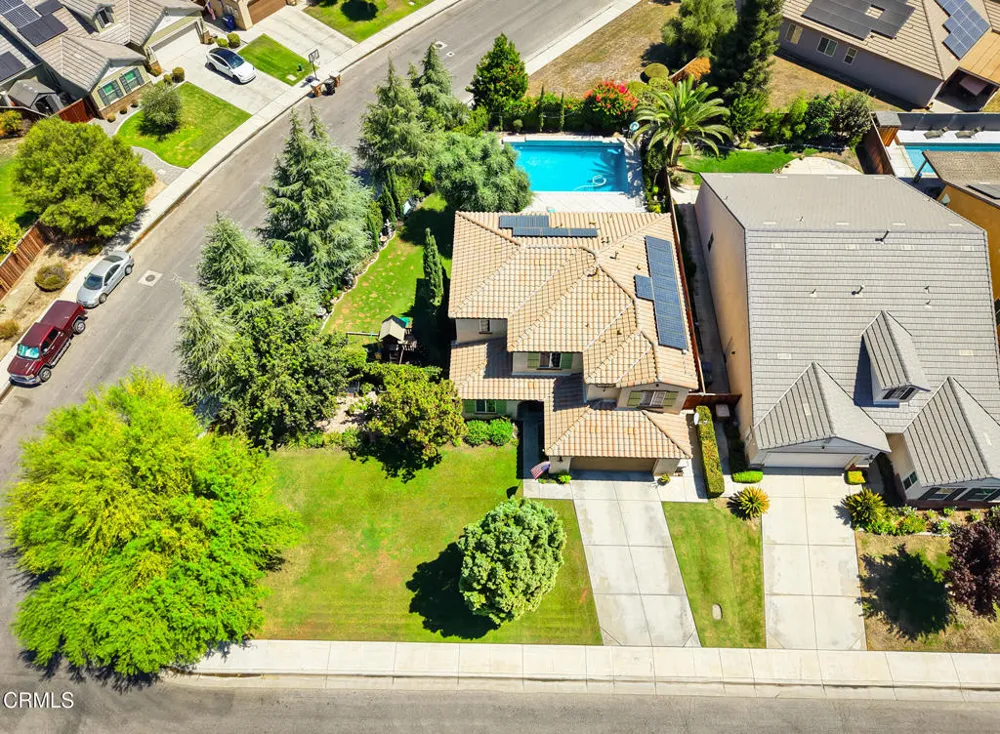 5902 Grizzly Peak Drive Bakersfield, CA 93311