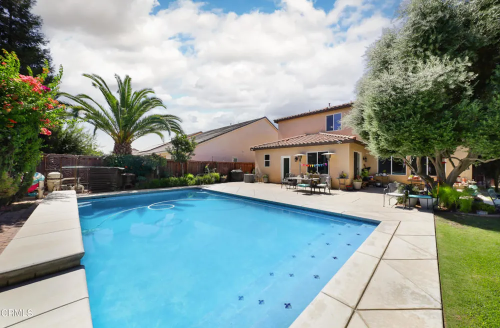 5902 Grizzly Peak Drive Bakersfield, CA 93311