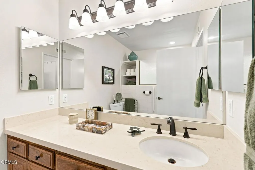 42062 Village 42 Camarillo, CA 93012