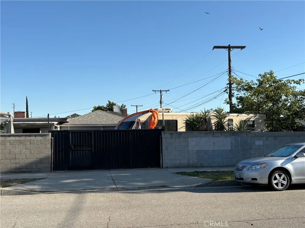 547 Angeleno Avenue Azusa, CA 91702