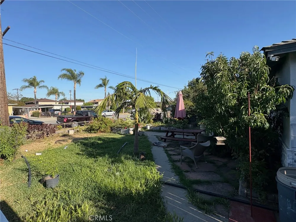 547 Angeleno Avenue Azusa, CA 91702