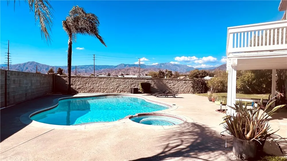 31136 Slate Mentone, CA 92359