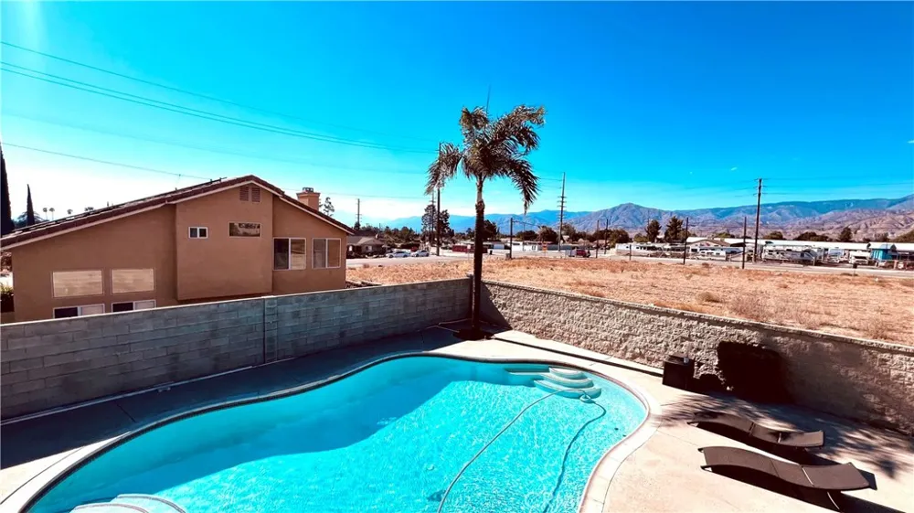 31136 Slate Mentone, CA 92359