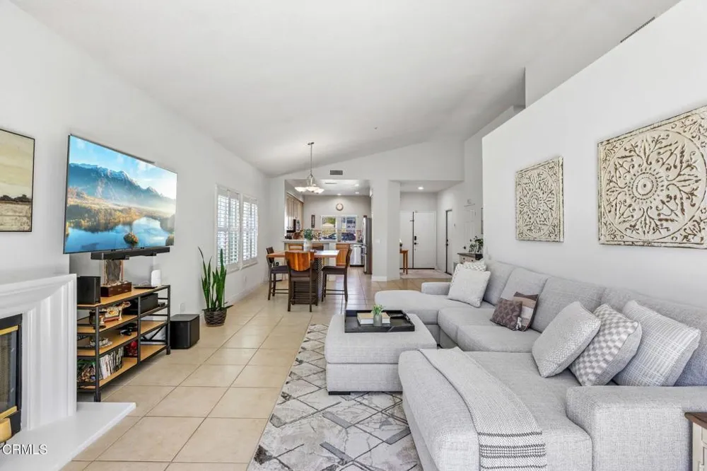 10442 Hugo Court Ventura, CA 93004