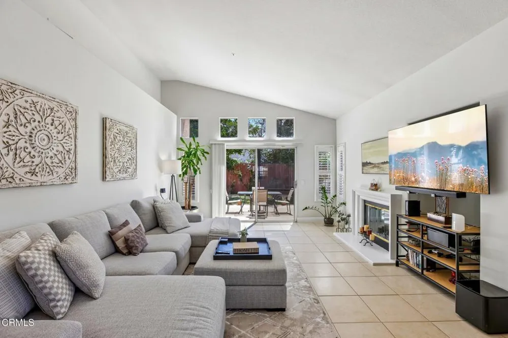 10442 Hugo Court Ventura, CA 93004