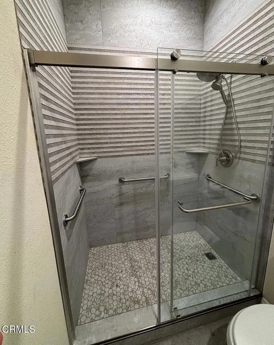 24098 Via Vista Valencia, CA 91354