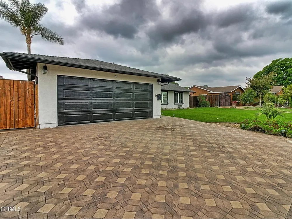 861 Calle Camelia Camarillo, CA 93010