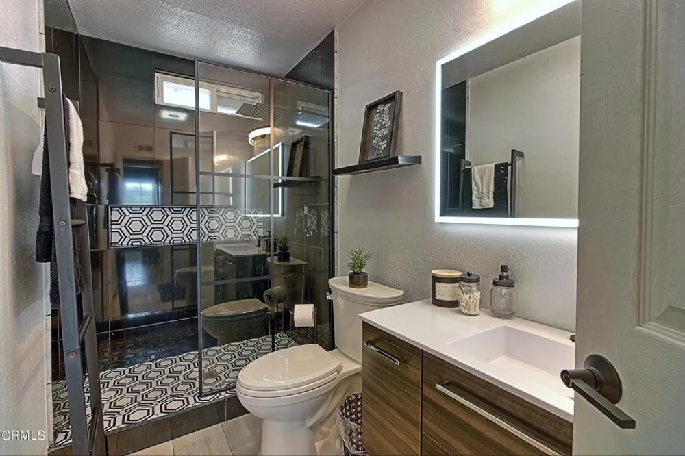861 Calle Camelia Camarillo, CA 93010