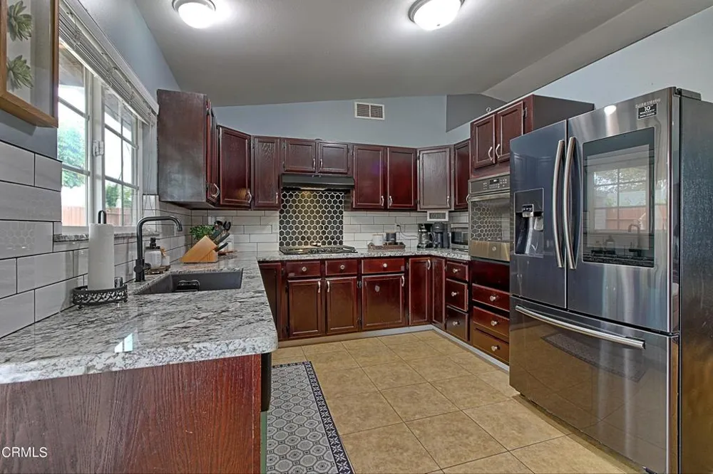 861 Calle Camelia Camarillo, CA 93010