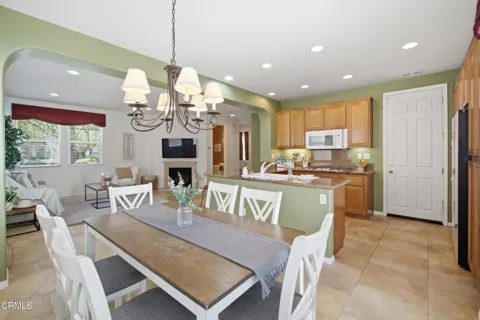 408 Village Commons Boulevard