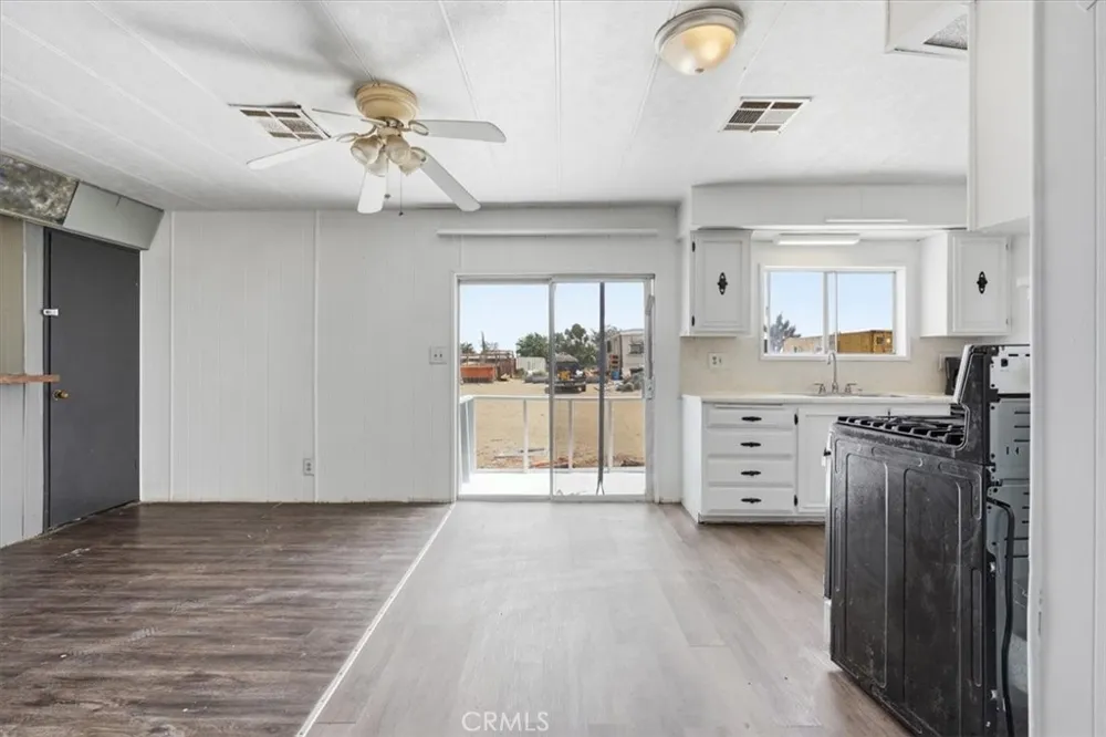 13475 Ailanthus Phelan, CA 92371