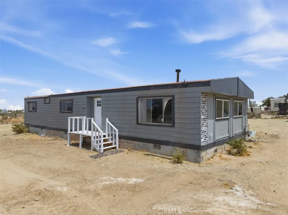 13475 Ailanthus Phelan, CA 92371