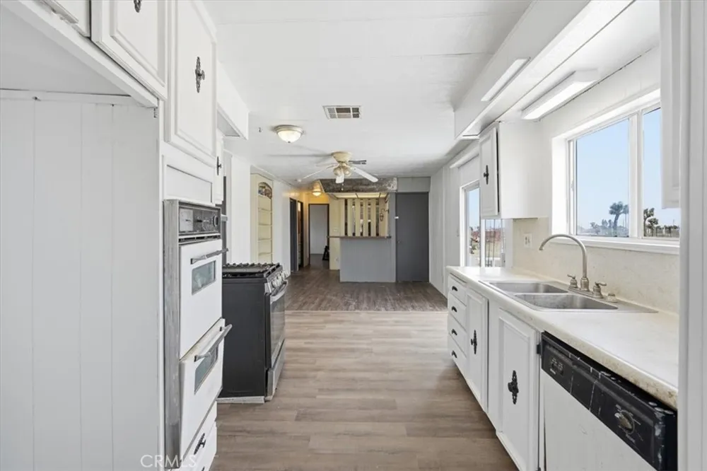 13475 Ailanthus Phelan, CA 92371