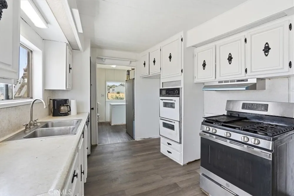 13475 Ailanthus Phelan, CA 92371