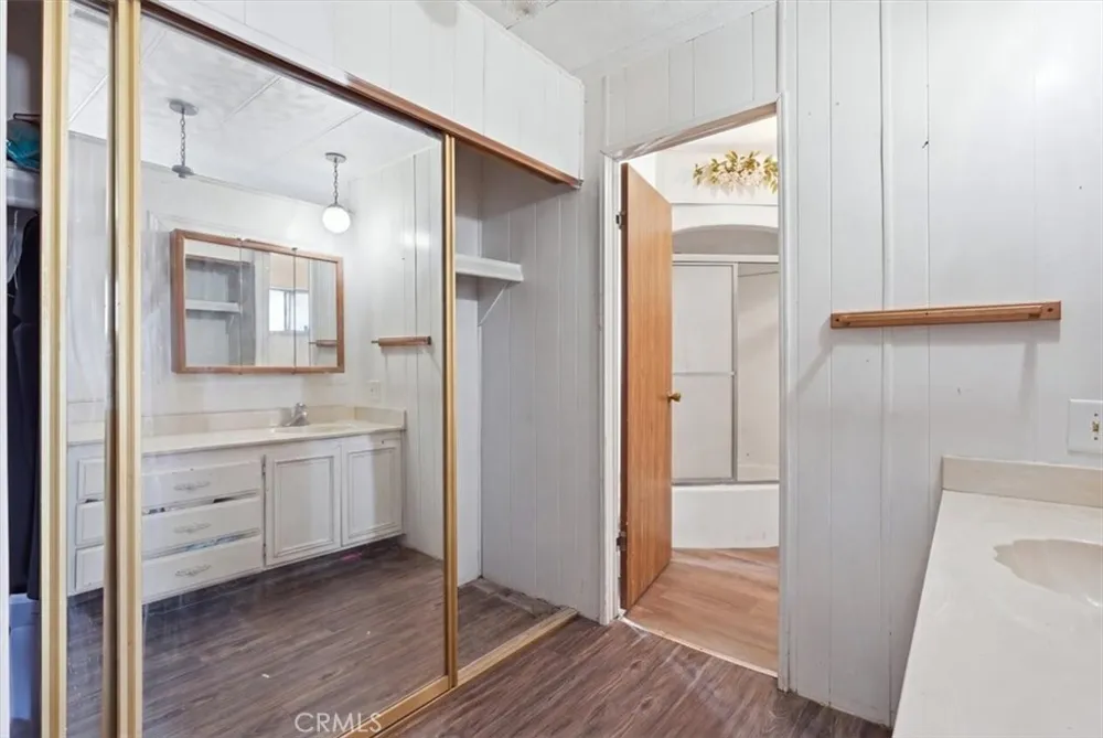 13475 Ailanthus Phelan, CA 92371