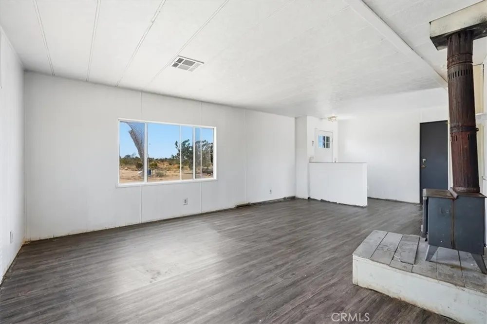 13475 Ailanthus Phelan, CA 92371