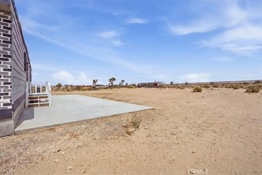 13475 Ailanthus Phelan, CA 92371