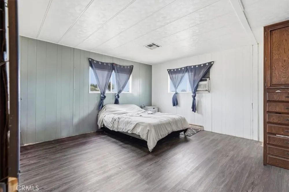 13475 Ailanthus Phelan, CA 92371