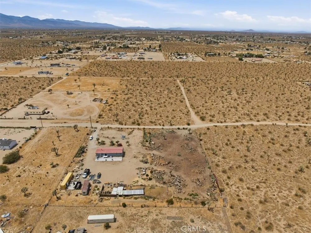 13475 Ailanthus Phelan, CA 92371