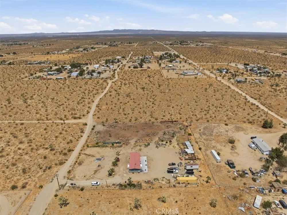 13475 Ailanthus Phelan, CA 92371