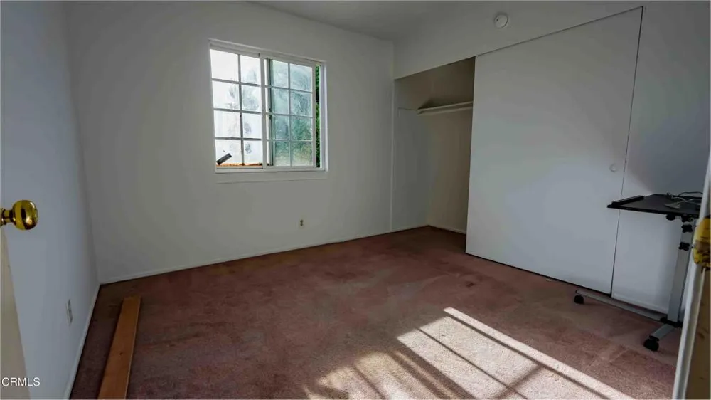 1977 El Cajon Circle Oxnard, CA 93035