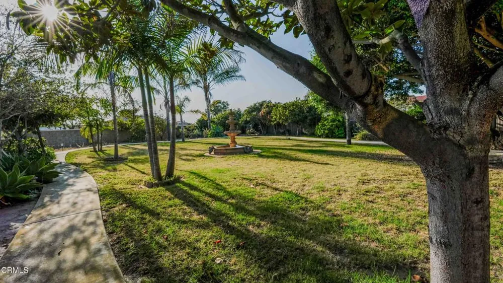 1977 El Cajon Circle Oxnard, CA 93035