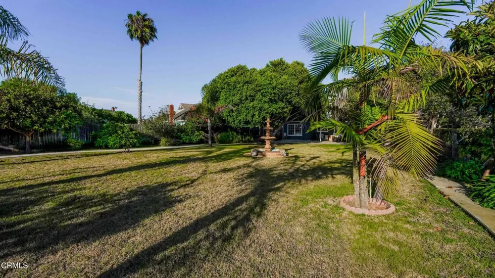 1977 El Cajon Circle Oxnard, CA 93035