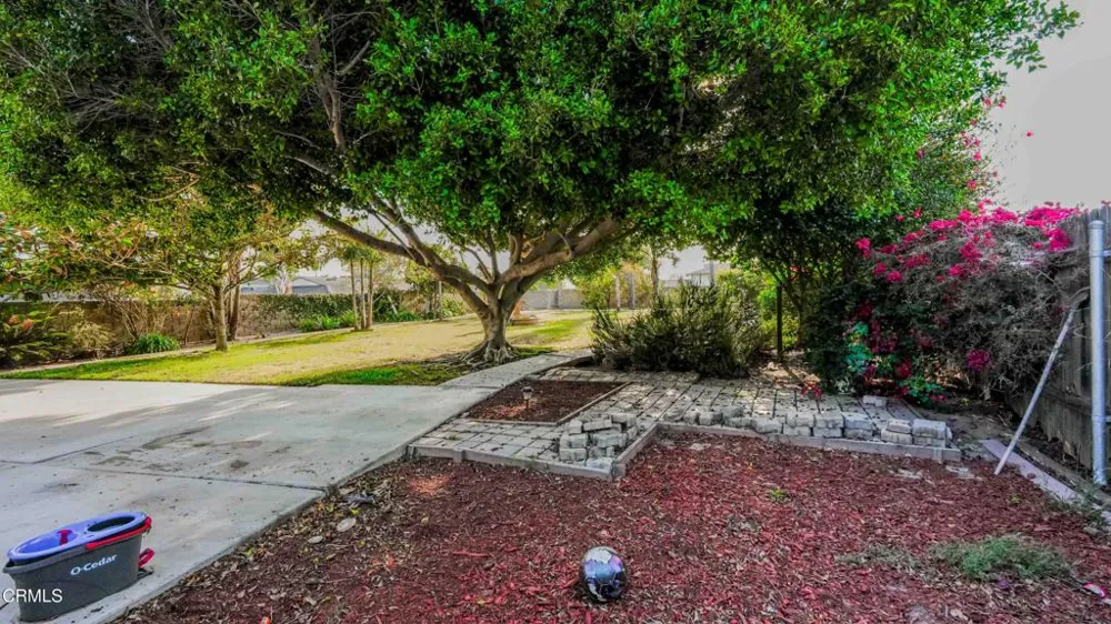1977 El Cajon Circle Oxnard, CA 93035