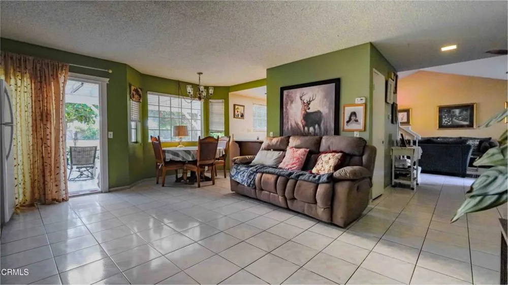 1977 El Cajon Circle Oxnard, CA 93035