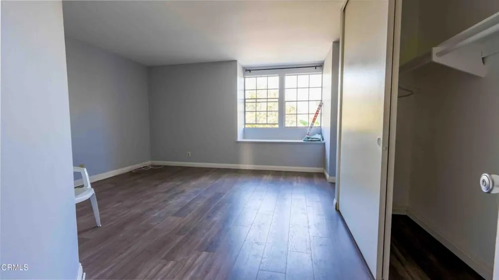 1977 El Cajon Circle Oxnard, CA 93035