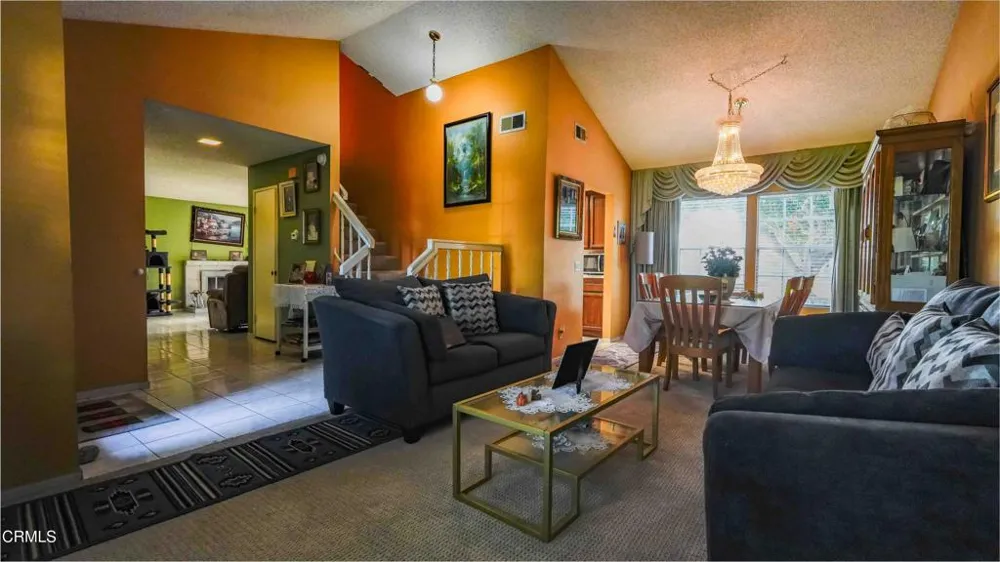 1977 El Cajon Circle Oxnard, CA 93035