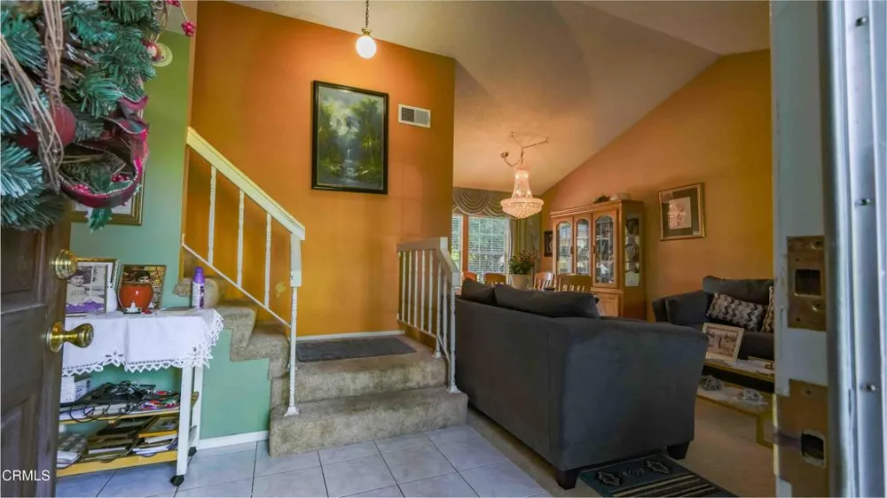1977 El Cajon Circle Oxnard, CA 93035