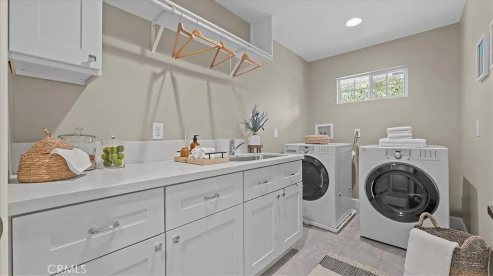 938 E Pomello Drive Claremont, CA 91711