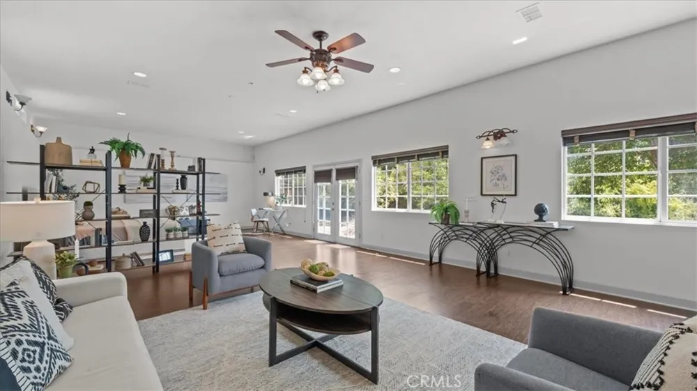 938 E Pomello Drive Claremont, CA 91711