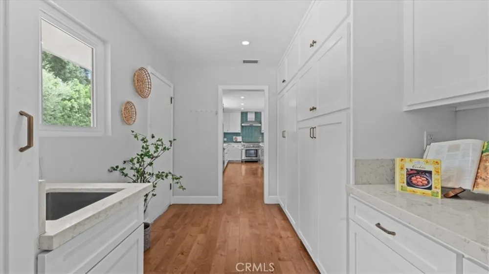 938 E Pomello Drive Claremont, CA 91711